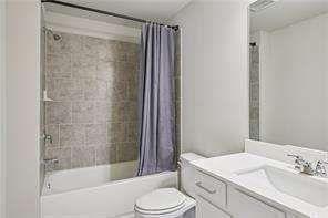 Building Photo - 1858 Belmore St SE