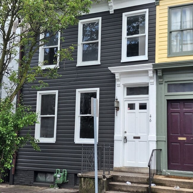 Building Photo - Charming 4BR/1.5BA Home | Modern Finishes | Open Layout | Heart of York City!