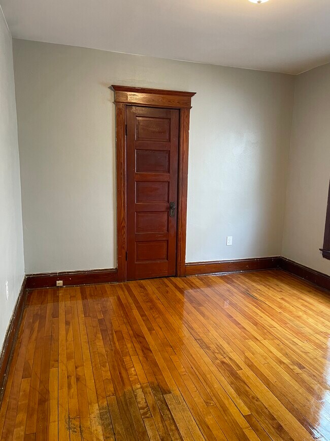 Building Photo - 1034 Bellevue Ave