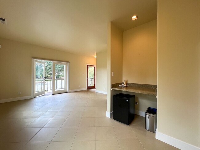 Building Photo - 1146 Ragatz Ln