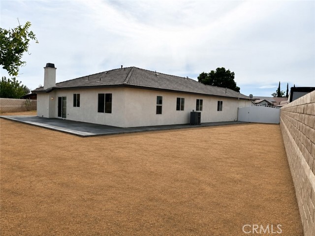 Building Photo - 13900 Nelliebell Dr
