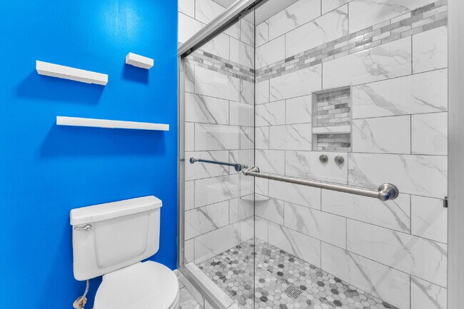 Building Photo - Beautiful 3 Bedroom 2.5 Bathroom Condo in Prime Taylors Location $1,625/mo rent