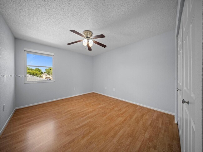 Building Photo - 9908 SW 117th Pl