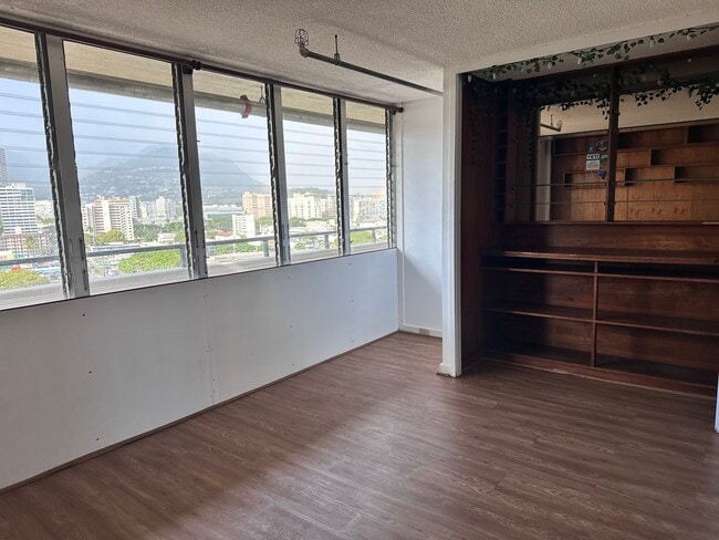 Building Photo - 1650 Kanunu St