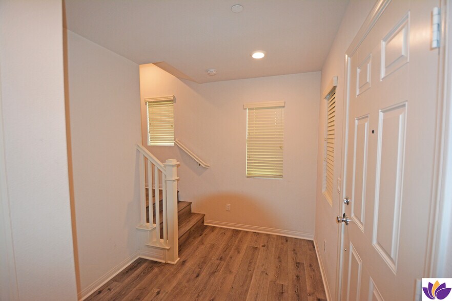 Building Photo - 14107 W Birch Ln