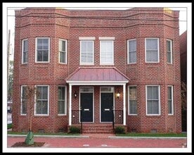 Building Photo - Spacious Townhouse in the Heart of RVA / P...