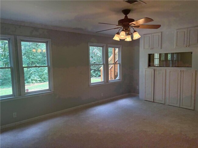 Building Photo - 2275 Snug Harbor NE