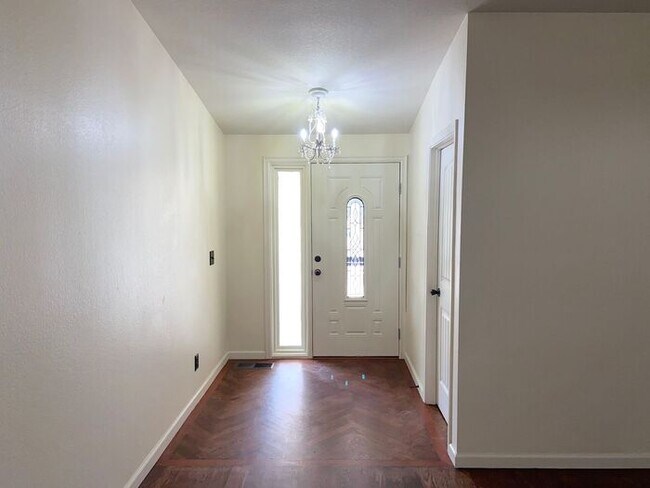 Building Photo - Sparks Single Story Home - 4 Bedrooms (Ree...