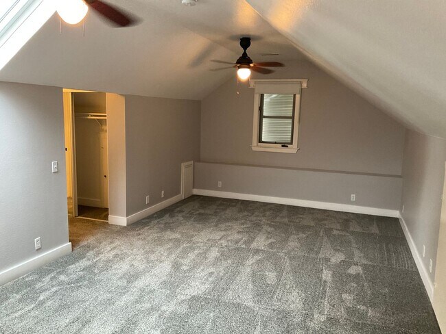Building Photo - 154 N Shaffer St