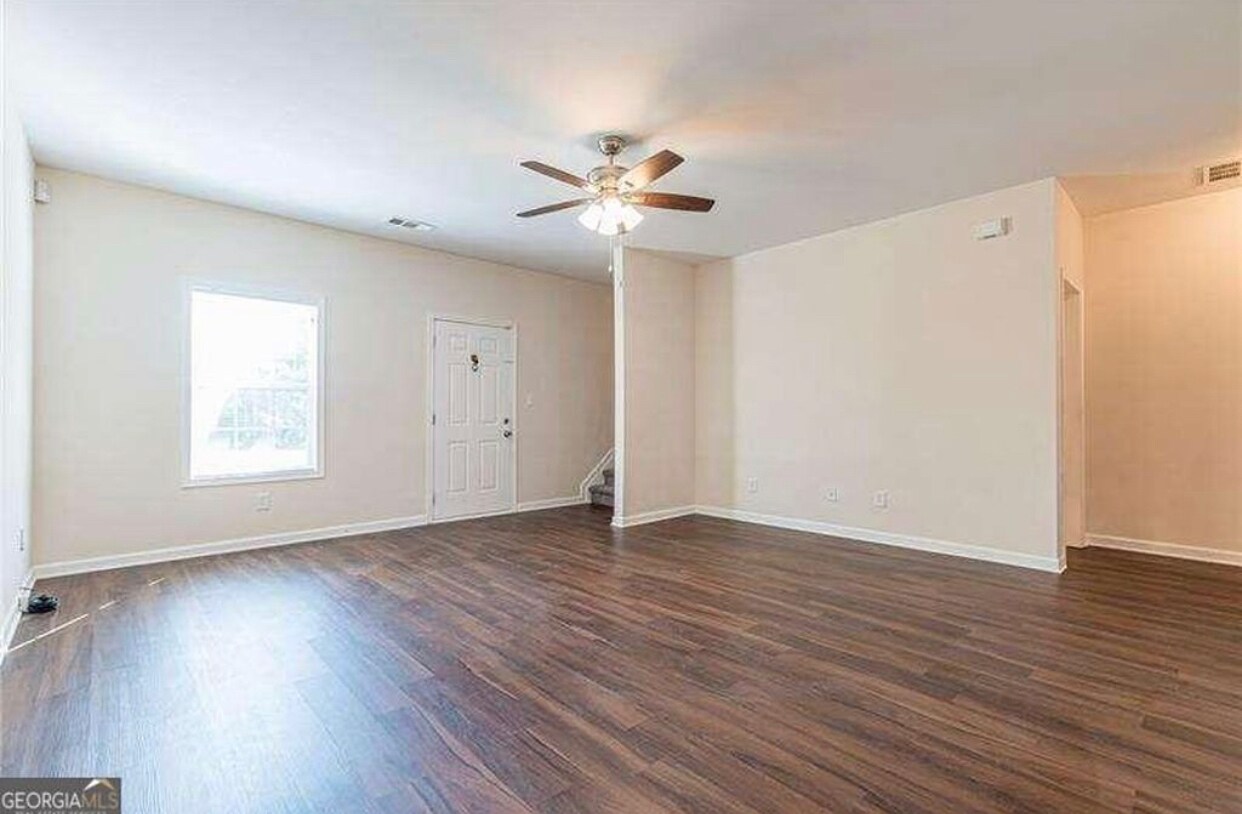 Building Photo - Room in Townhome on Pounds Dr