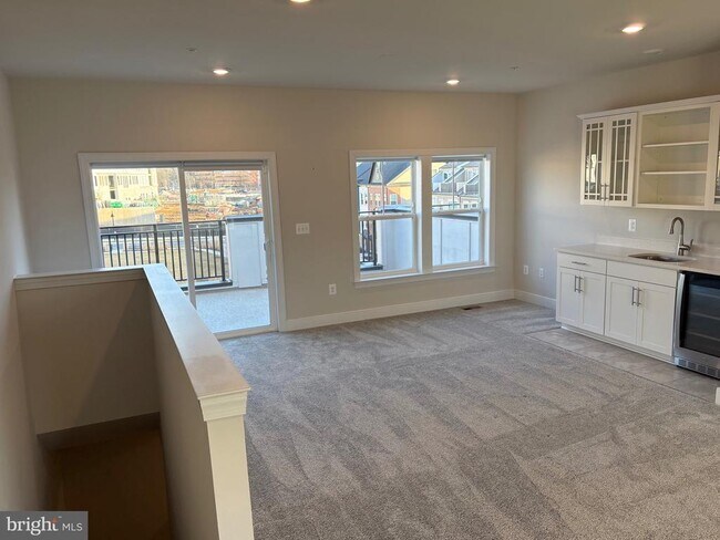 Building Photo - 139 Rubens Dr