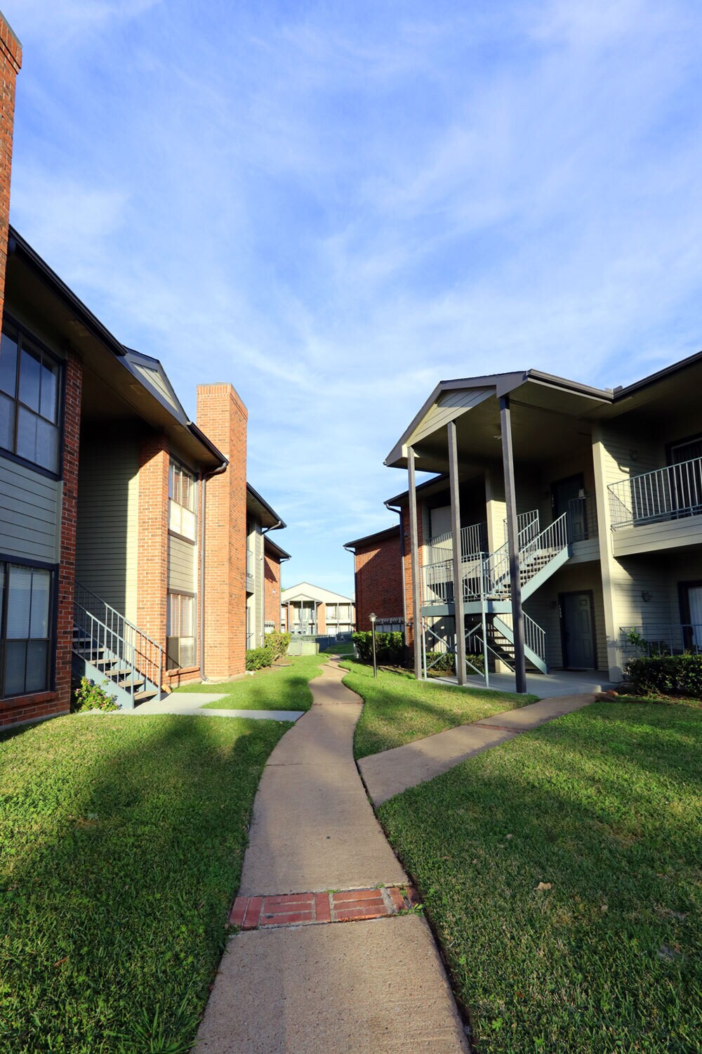 Building Photo - 8800 Westplace Dr