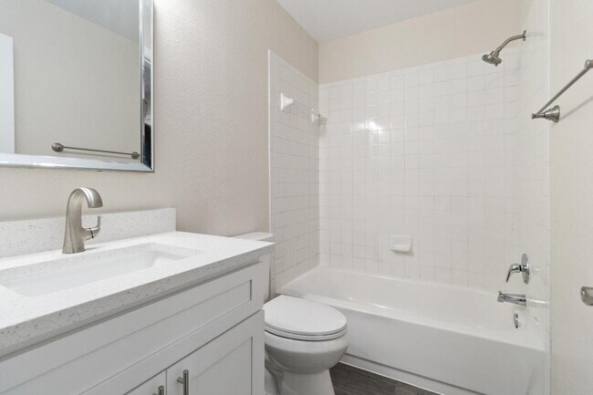 Building Photo - 14305 Cummins Way
