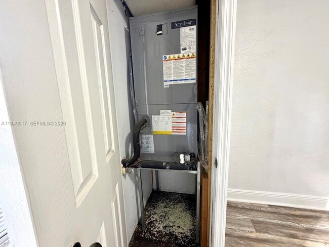 Building Photo - 565 Forrest Dr