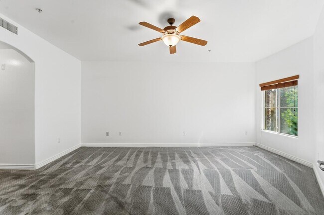 Building Photo - 5450 E Deer Valley Dr