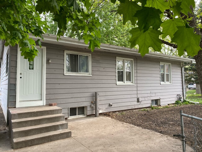 Primary Photo - 3402 Amherst St