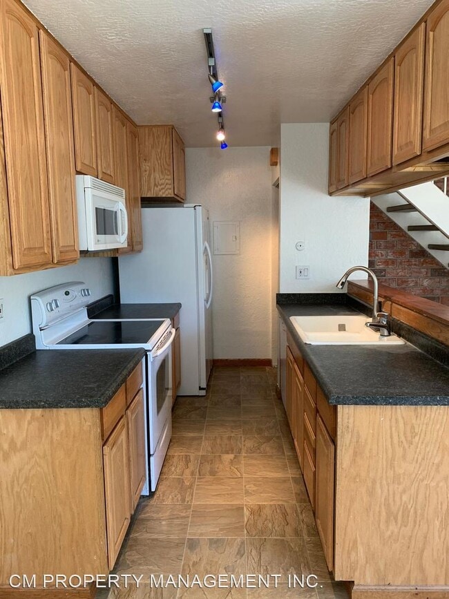Building Photo - 2 br, 1 bath House - 5488 Judith St. #2