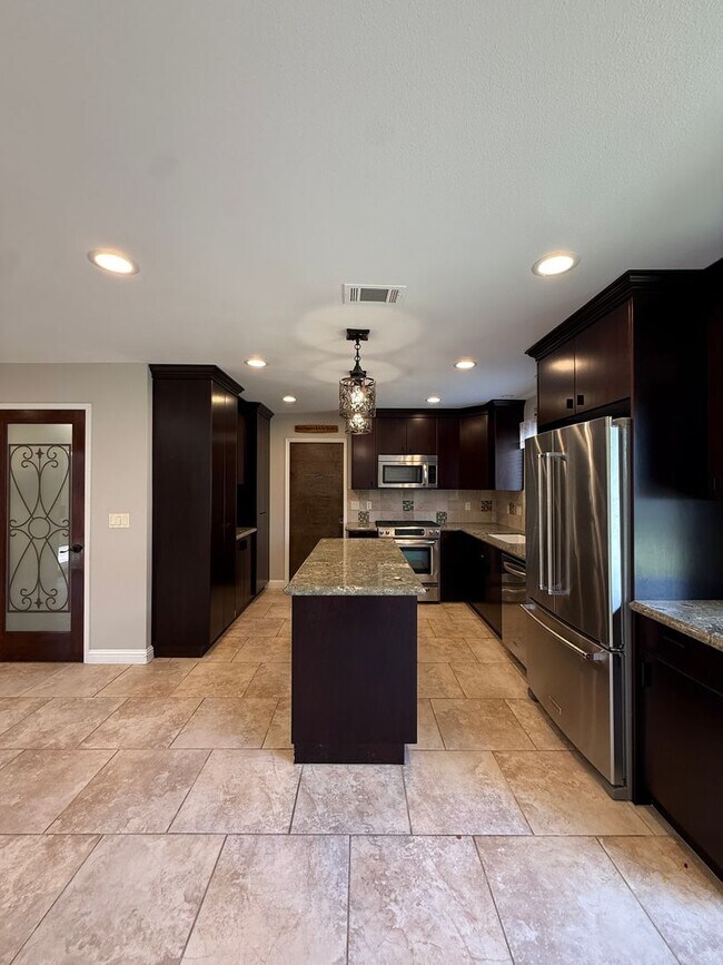 Building Photo - Beautiful Single Story Foxenwood Townhome in Orcutt with Easy Access to VSFB