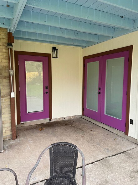 right double-door is entrance to apt - 8100 Red Willow Dr