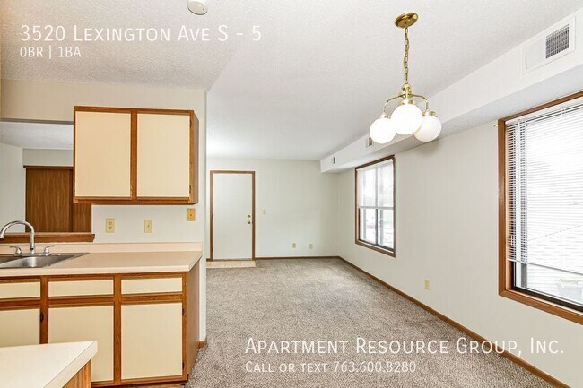 Building Photo - 3520 Lexington Ave S