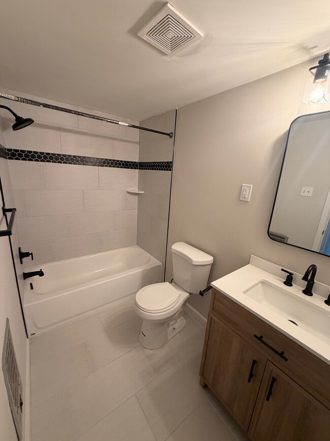 Building Photo - 27705 Valley Run Dr