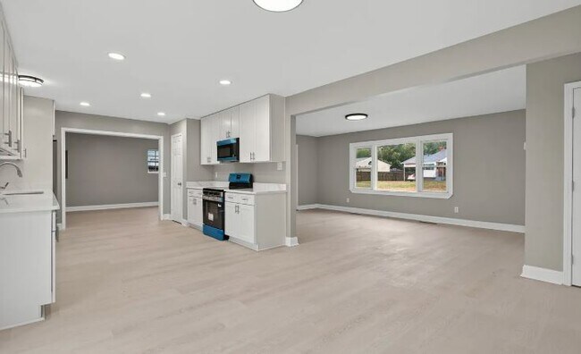 Building Photo - 416 Kellam Rd