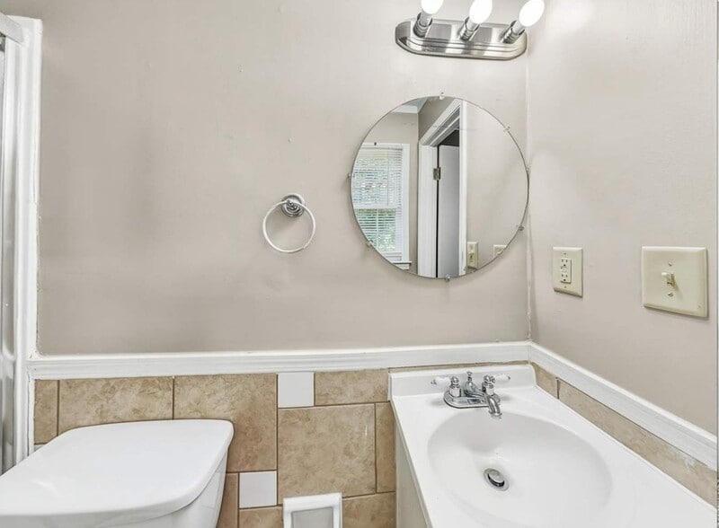 Building Photo - 4412 Bryant Dr SW