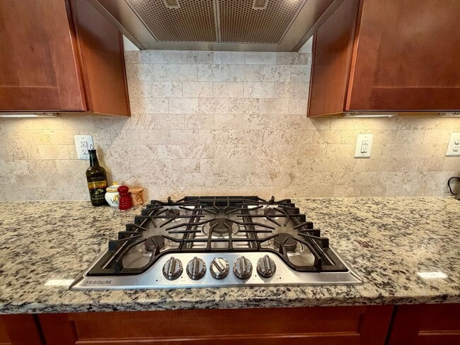 Building Photo - 1539 Barnett St