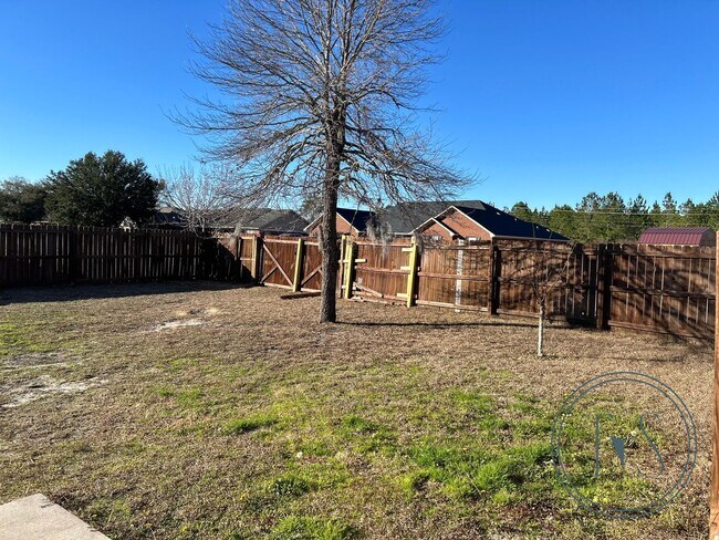 Building Photo - MOVE-IN SPECIAL: $500 OFF 1st MONTH'S RENT!**