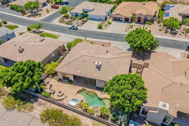 Building Photo - 6294 E Wilshire Dr