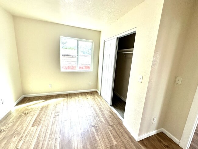 Building Photo - Charming, Humble Yet Inviting 2 Beds 1 Bat...