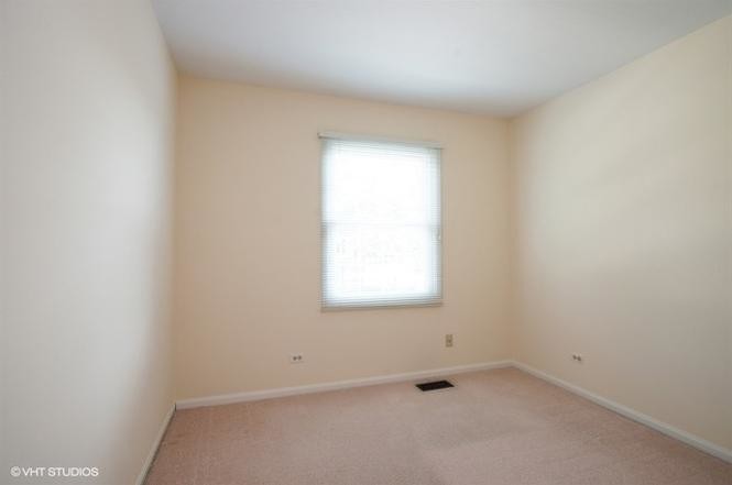 Building Photo - 2565 College Hill Cir