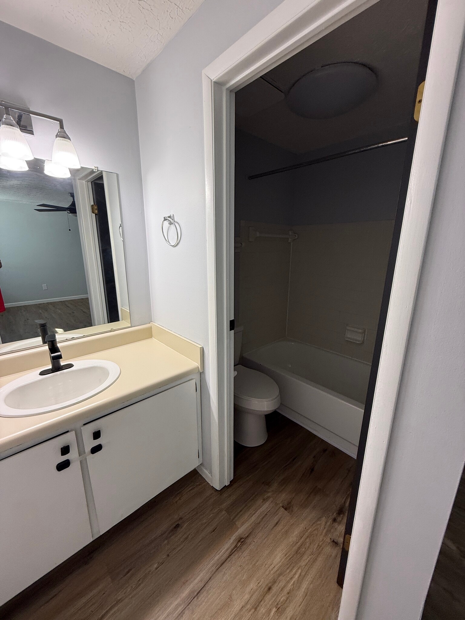 Building Photo - 1823 Worthington Run Dr