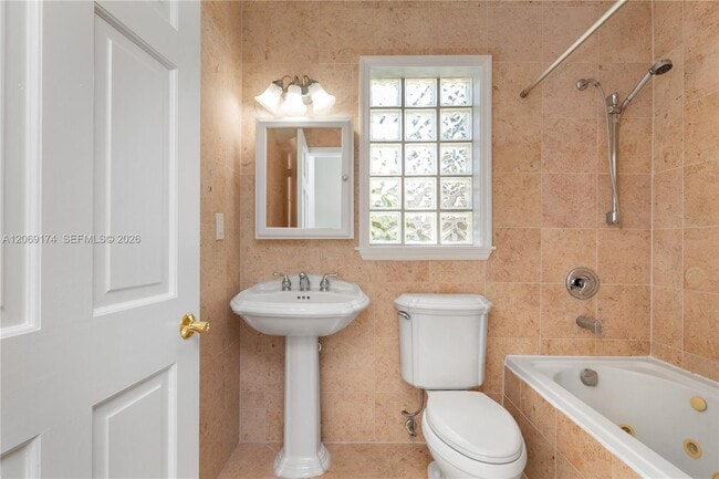 Building Photo - 330 Coconut Isle Dr