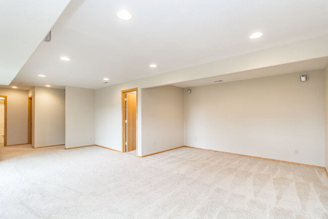 Building Photo - 808 S Whitewood Ave