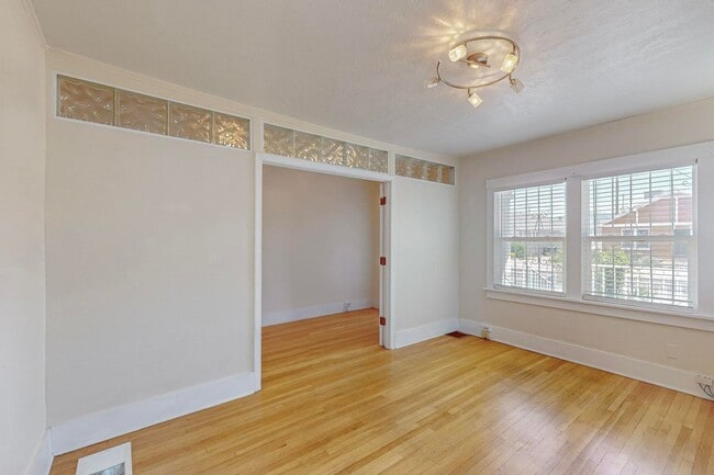 Building Photo - Two Bedroom One Bath home or sweet little ...