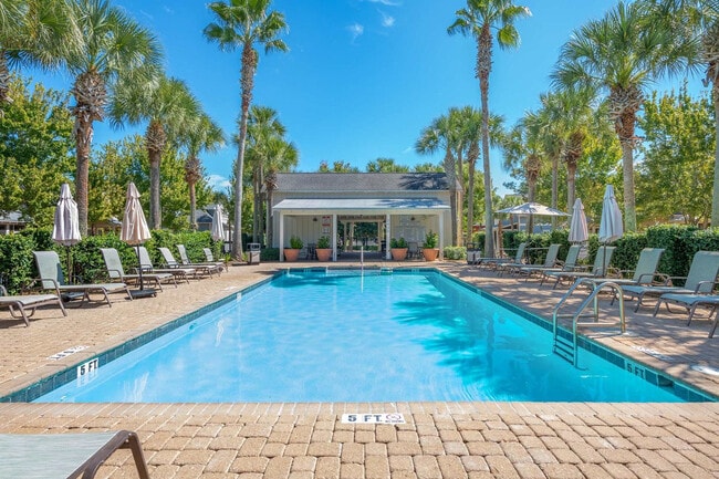 Building Photo - 2469 Bungalo Ln