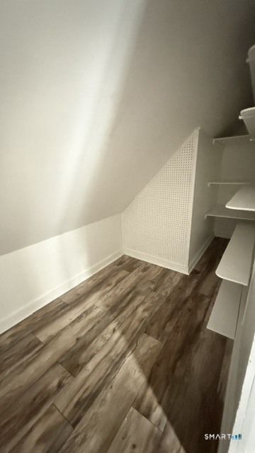 Building Photo - 84 Alcove St