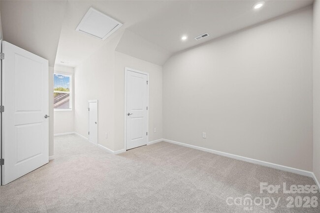 Building Photo - 5640 Kingspan Dr