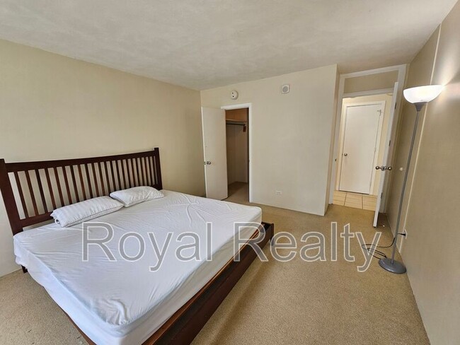 Building Photo - 430 Kaiolu St