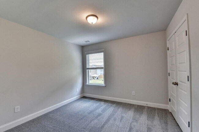 Building Photo - 7309 Yewtree Dr