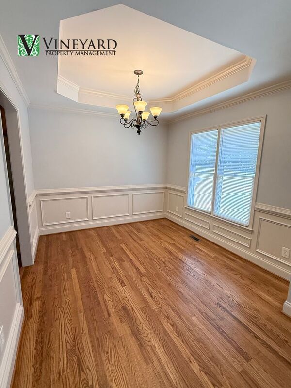 Building Photo - 102 Oak Ridge Trail