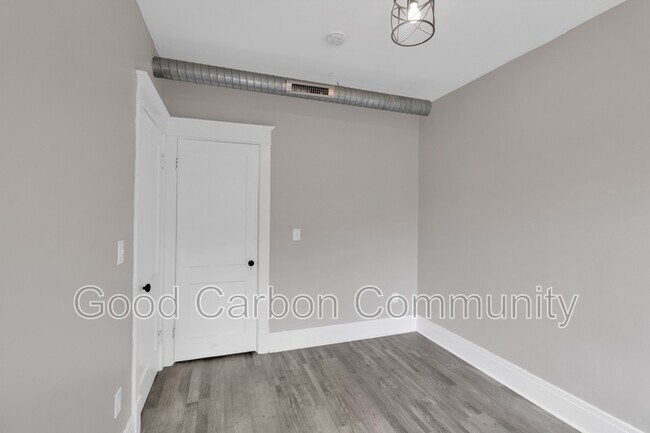 Building Photo - 1378 Hertel Ave