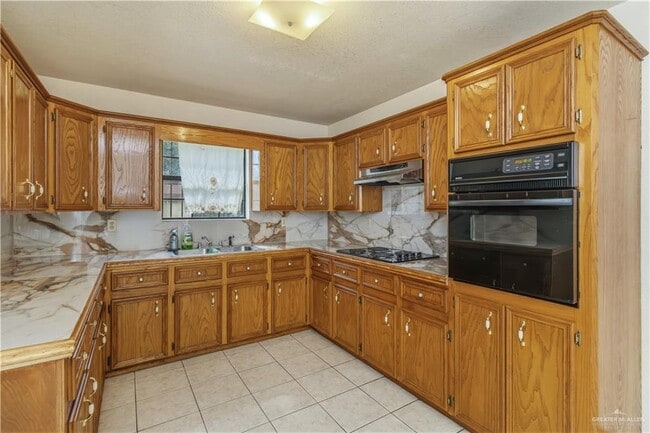 Building Photo - 17 Jessica Jane Ave