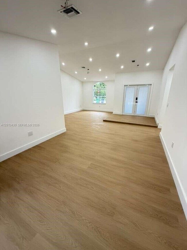 Building Photo - 18121 SW 152nd Ct