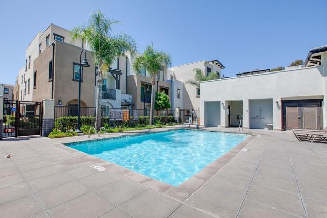Building Photo - 2460 Solara Ln