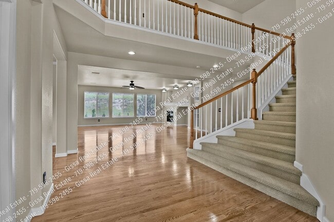 Building Photo - This beautiful 4 bedroom, 3 1/2 bathroom, ...