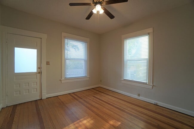 Building Photo - 808 E Kiowa St