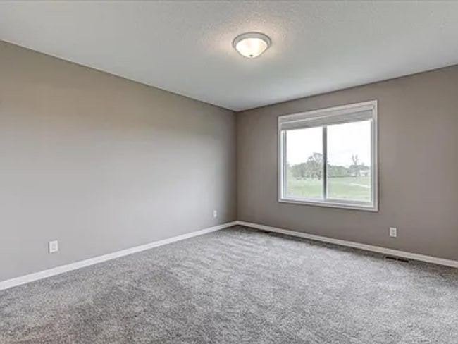 Building Photo - Family Home in Altoona - Available Now!