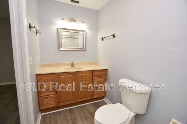 Building Photo - 6305 Christina Groves Cir E